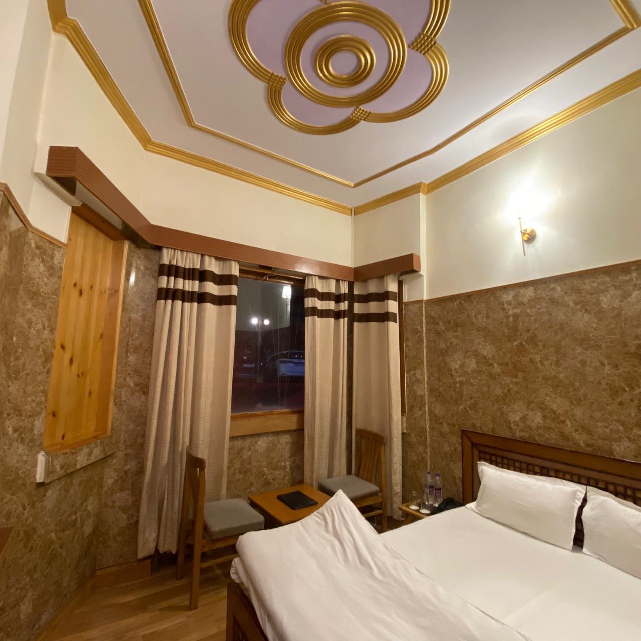DeluxeRoom